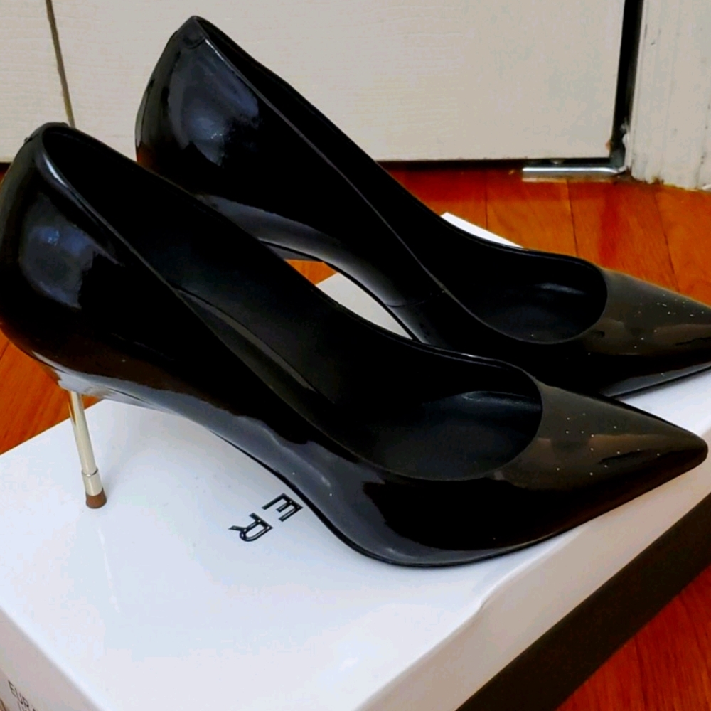Kurt Geiger patent pointed pumps with gold heel